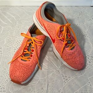 Nike training Zoom fit shoes. Color: Peach, Size: 8